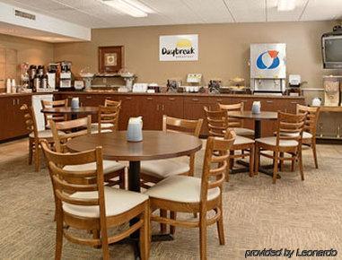 Hotel Days By Wyndham Airport 2*
