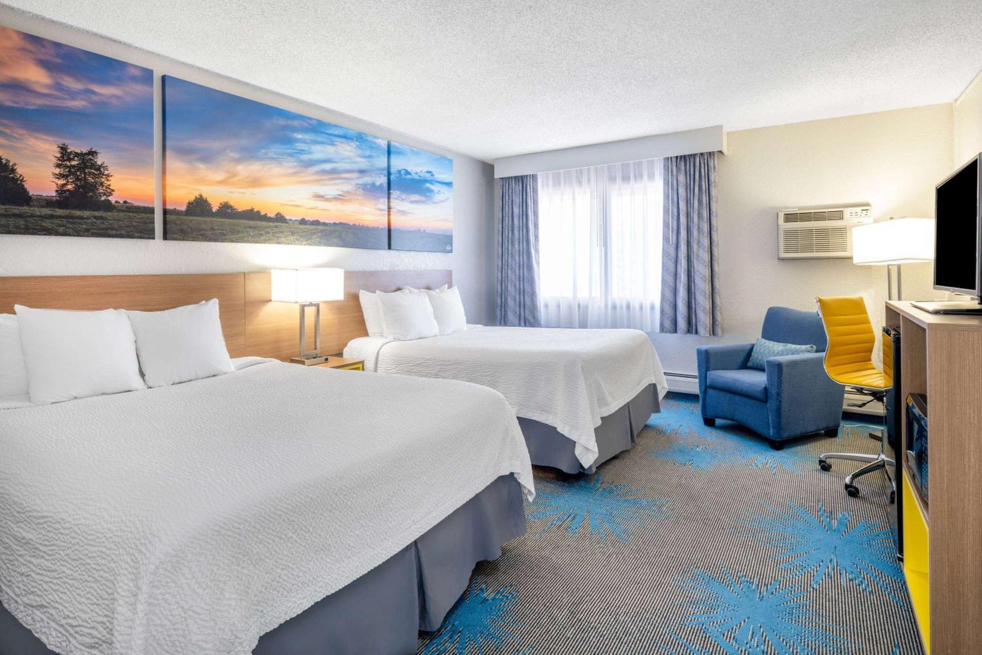 Days By Wyndham Airport Hotel