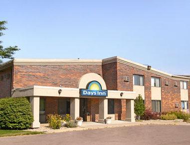 Days By Wyndham Airport Hotel